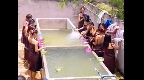 An Ủi Bạn Thân Bằng Cuộc Yêu Nóng Bỏng